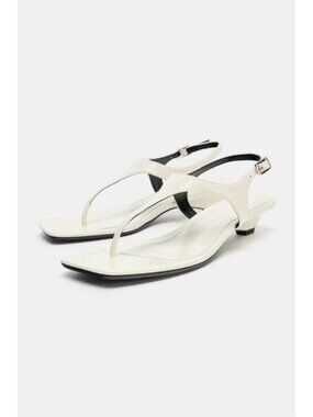 ZARA LEATHER BUCKLE STRAP SANDALS